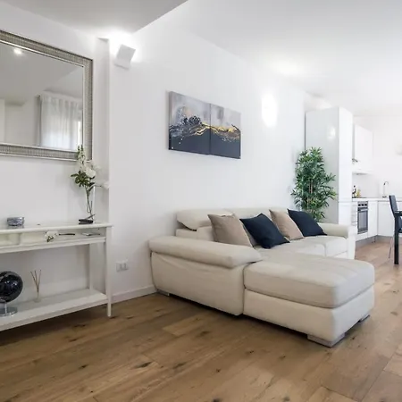 شقة Easylife - Elegante Dimora A Due Minuti Dal Duomo ميلان